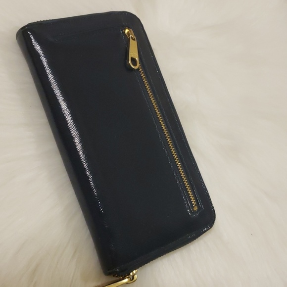 Badgley Mischka navy patent wallet - Picture 4 of 6